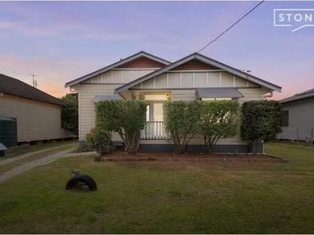 Nice 4 BR 6 Boomerang Street, Cessnock House for rent Listed.