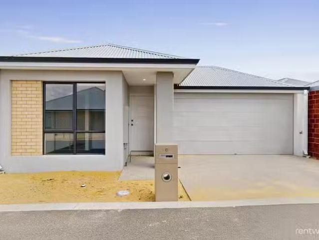 Cozy 4 BR 6 Bibra Way, South Yunderup, WA 6208