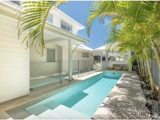 Charming 4 BR 6 Fairy Bower Street, Kingscliff House for rent.