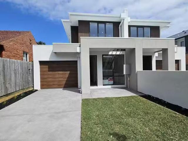 Cozy 4 BR 6A Besant Street, Hampton East, VIC 3188