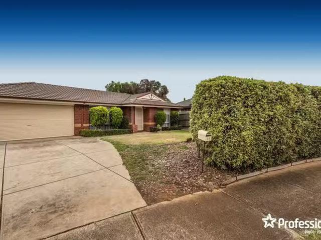 Cozy 4 BR 78 Dunvegan Drive, Kurunjang, VIC 3337