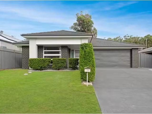 For Rent! 4 BR 73 Stan Crescent, Bonnells Bay House for rent.