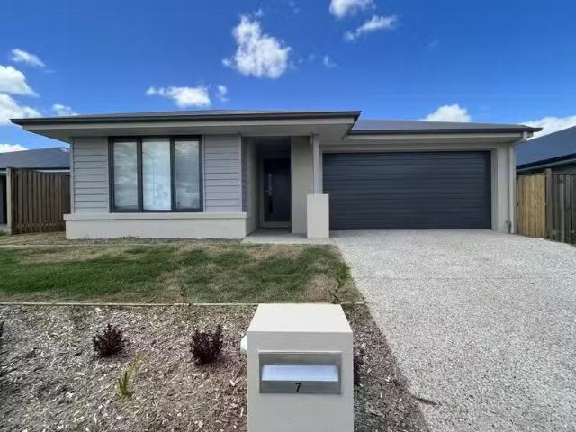 Nice 4 BR 7 Drysdale Crescent, BUNDAMBA, QLD 4304 House for.