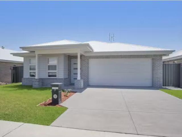 Nice 4 BR 7 Lilium Street, LOCHINVAR House for rent Listed by.
