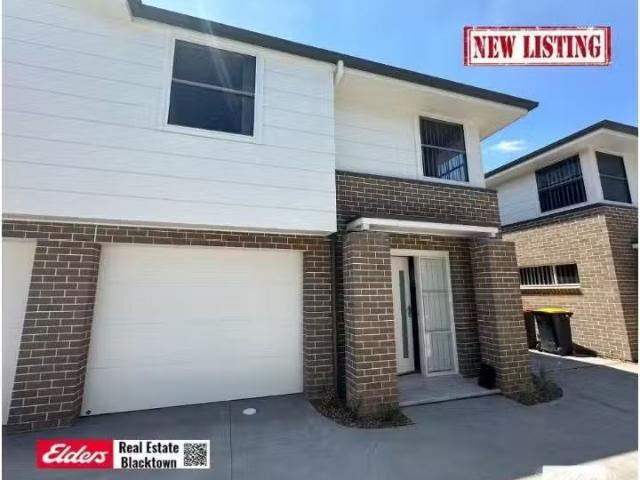 For Rent! 4 BR 8/97 Princess Street, Werrington Townhouse for.