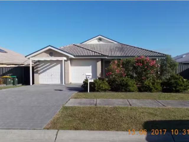 Charming 4 BR 8 Colonial Street, Wadalba House for rent Liste.