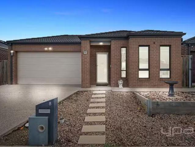 Deal! 4 BR 8 Janet Lane, Harkness, VIC 3337