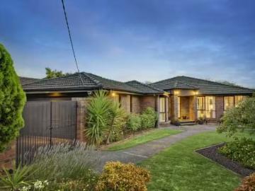Just in! 4 BR 8 Moody Street, Balwyn North VIC 3104 House Fo.