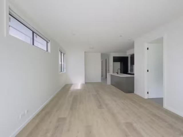 Charming 4 BR 9B Worsnop Street, COORANBONG Property for rent.