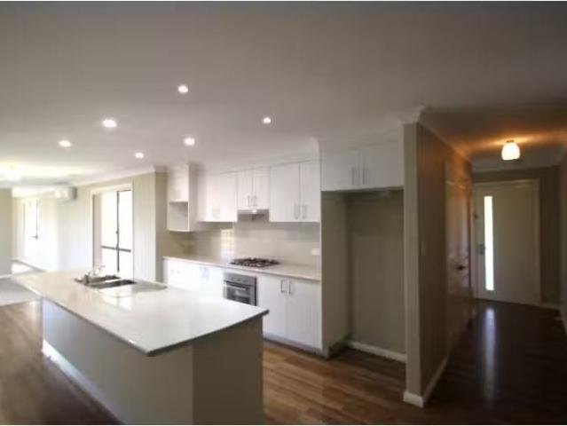 Cozy 4 Callistemon Place, ORANGE House for rent Listed by Pro.