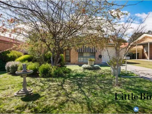 Deal! 4 Coverdale Street, Holt House for rent Listed by Zhann.