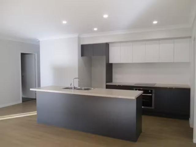 Unique 4 Farrelly Avenue, Cumbalum House for rent Listed by A.