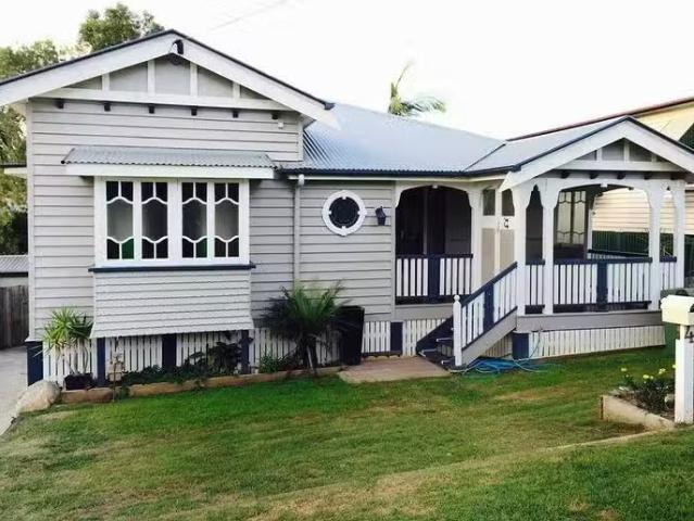 Cozy 4 Fifer Street, Eastern Heights, QLD 4305
