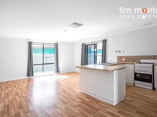 Just in! 4 Gabriella Drive, Paralowie, SA 5108