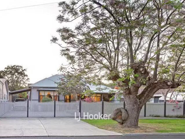 Cheap 4 Karri Street, Bunbury, WA 6230