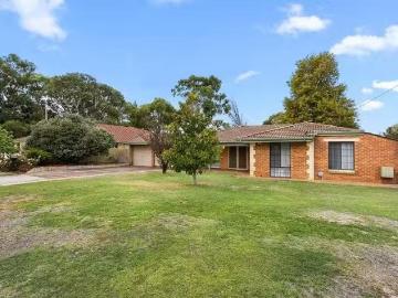 Deal! 4 Lessing Place, South Lake, WA 6164