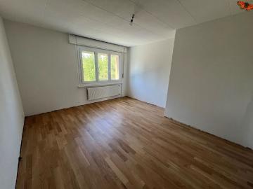 CHARMING 4 ½ PIECES – FRESHLY RENOVATED