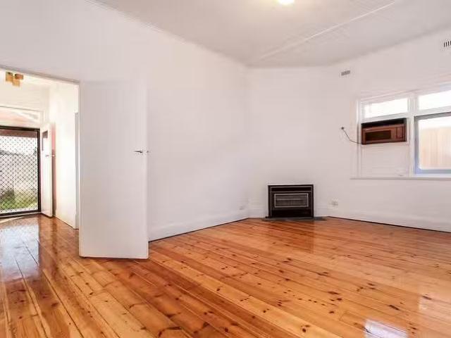 For Rent! 4 Price Avenue, Pennington, SA 5013