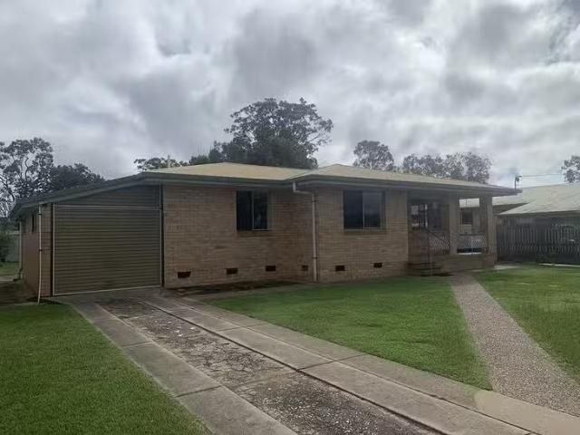 Rental! 4 Thabeban Street, Avenell Heights, QLD 4670