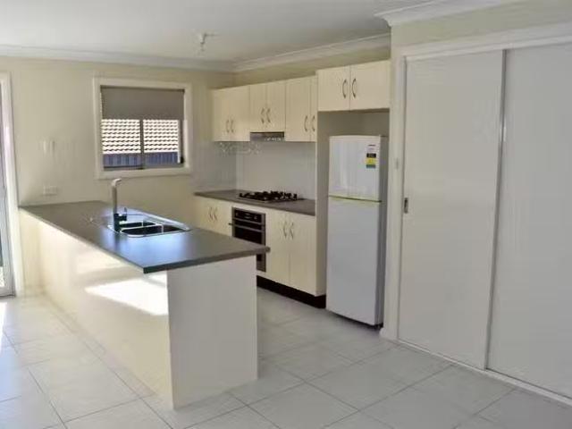Deal! 4C Yass Street, Young, NSW 2594