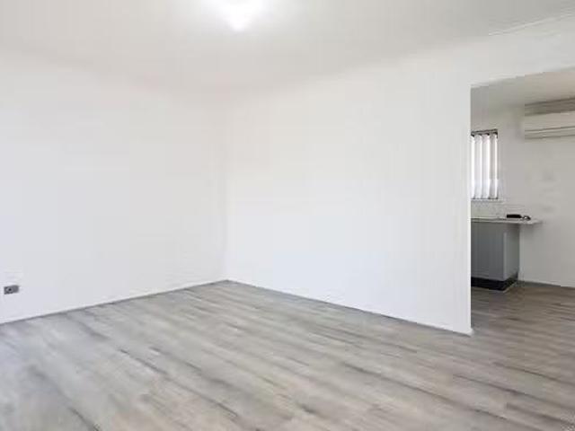 Unique 4A Hampton Way, Maryland, NSW 2287