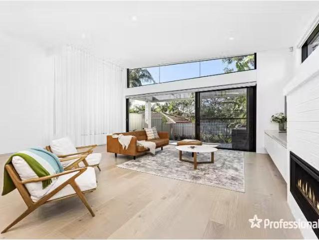 For Rent! 4B Oleander Parade, Caringbah South Townhouse for re.