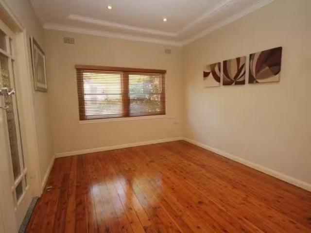Just in! 53 Brays Road, CONCORD House for rent Listed by Alis.
