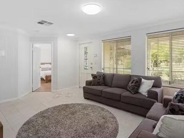 Cozy 53 Foxton Boulevard, High Wycombe, WA 6057