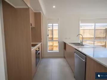 Cozy 53 Flame Tree Road, Cotswold Hills, QLD 4350
