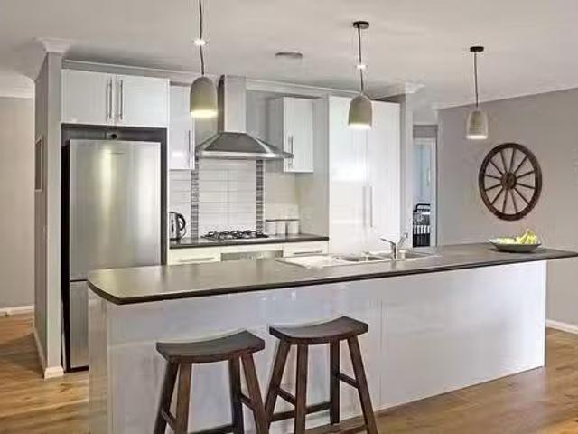 Unique 50 Hughes Street, Kelso, NSW 2795