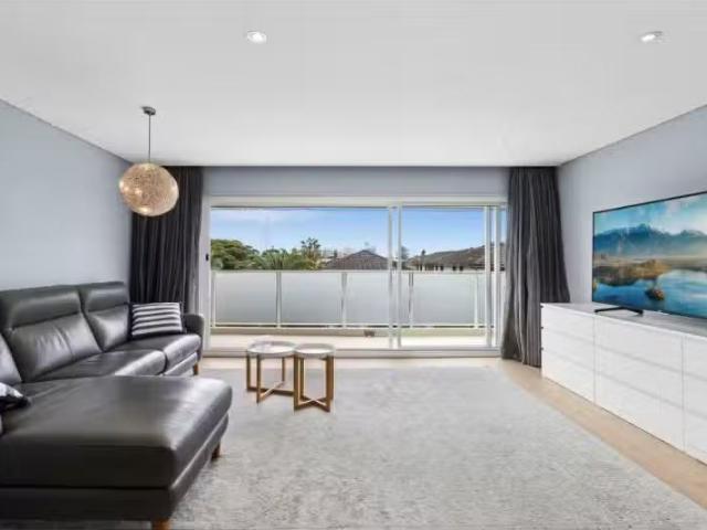 For Rent! 5/10 12 Stuart Street, Collaroy Apartment for rent.