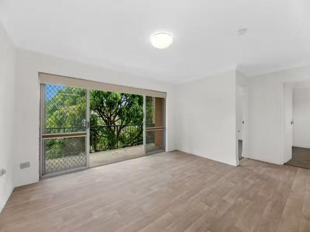 Just in! 5/117 Flower Street, Northgate QLD 4013