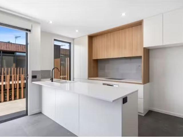Charming 5/134 Little Ryrie Street, Geelong Townhouse for rent.