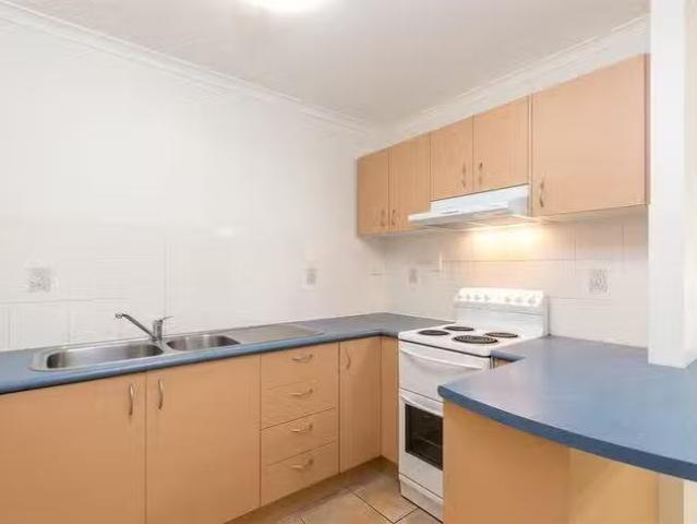 Cozy 5/14 Harold Street, Holland Park, QLD 4121