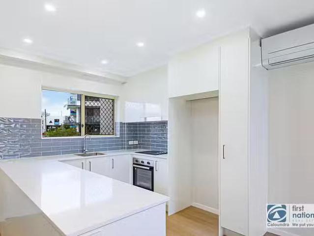 Charming 5/18 Esplanade Bulbird Beach, Caloundra, QLD 4551