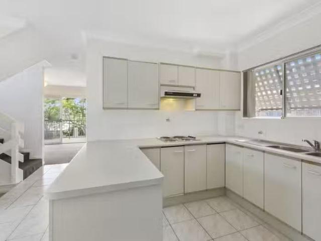 Cozy 5/21 partens Street, NORMAN PARK, QLD 4170 Townhouse fo.