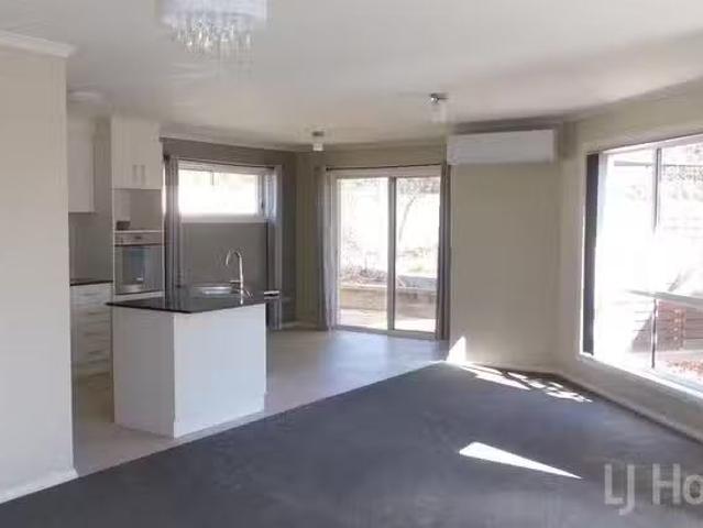 Rental! 5/23 Donald Road, Queanbeyan, NSW 2620