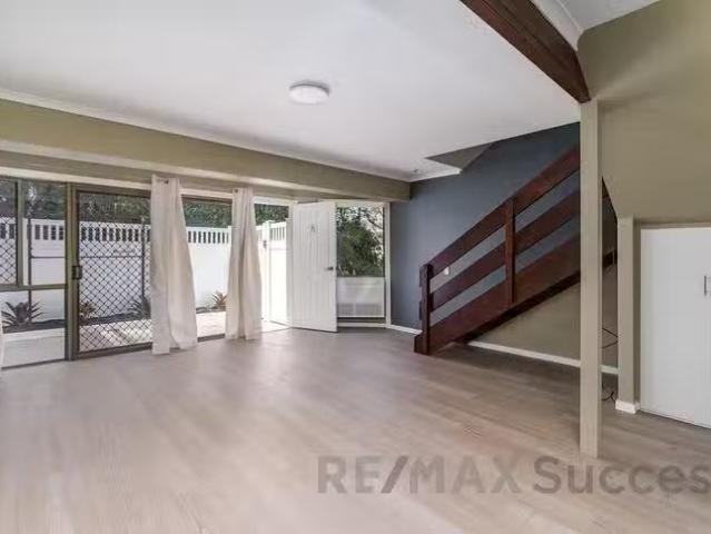 Just in! 5/2 Benjamin Street, Mount Lofty, QLD 4350