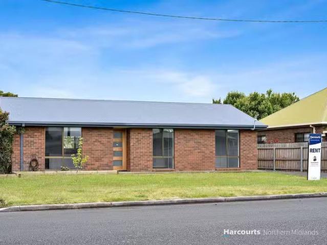 Deal! 52 Hobhouse Street, LONGFORD, TAS 7301 House for Rent