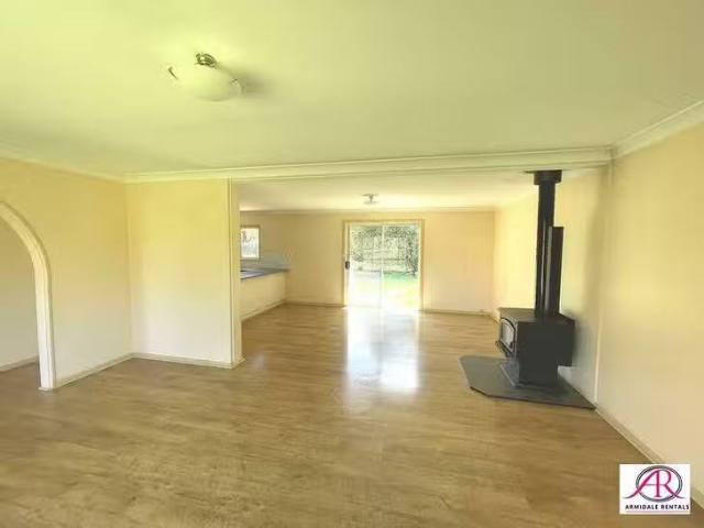 For Rent! 52 Newholme Road, Armidale, NSW 2350