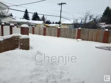 Elmwood, Edmonton, Alberta - Garden, Parking