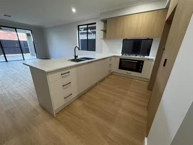 Nice 536B Salisbury Highway, Parafield Gardens, SA 5107