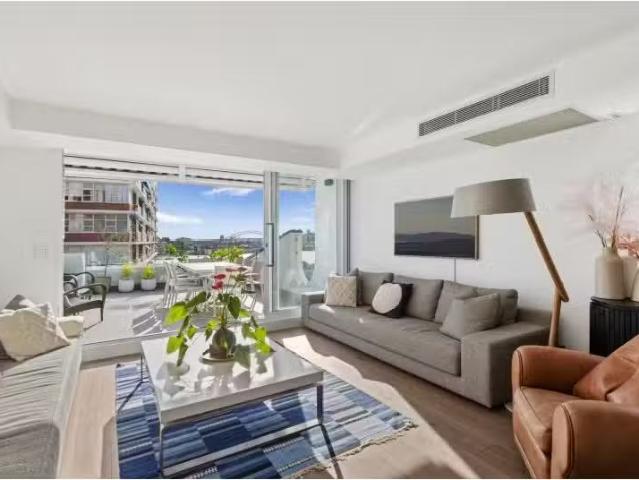 Charming 5/38 Darling Point Rd, Darling Point Apartment for re.