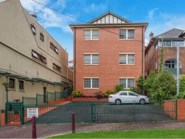 Just in! 5/65 Bay Road, Waverton Apartment for rent Listed by.