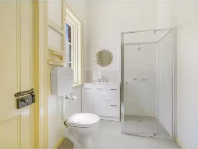 Cheap 56 New England Highway, Lochinvar House for rent Listed.