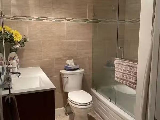 Charming 58918001 1976 Glenidle Road #17