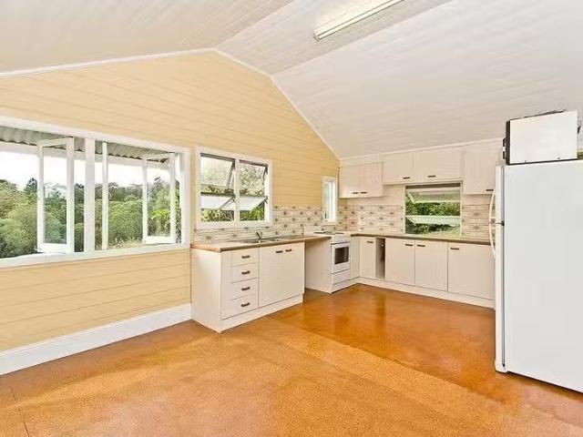 Just in! 58 Watson Road, Armstrong Creek, QLD 4520
