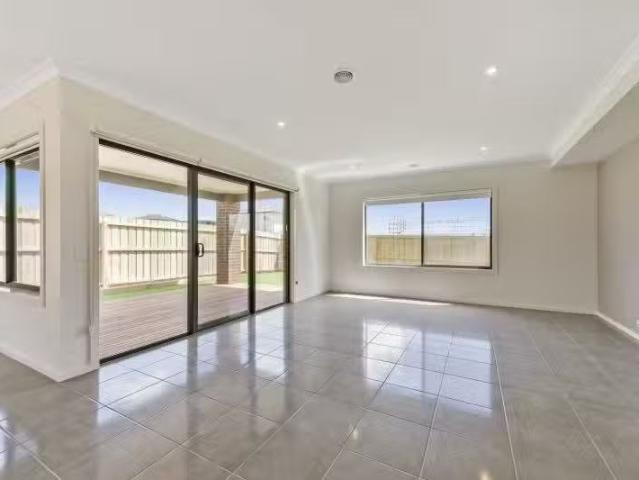 For Rent! 59 Highland Way, Highton, VIC 3216 House for Rent