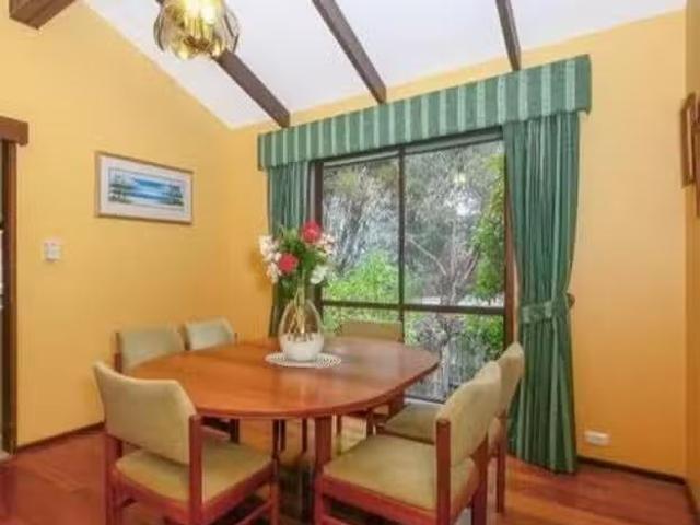 Cheap 5 Maughan Crescent, Fadden, ACT 2904