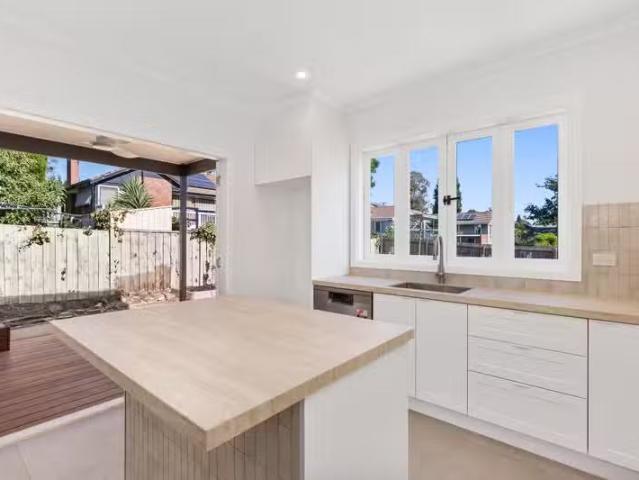 Rental! 5 Meadow Street, Coburg VIC 3058